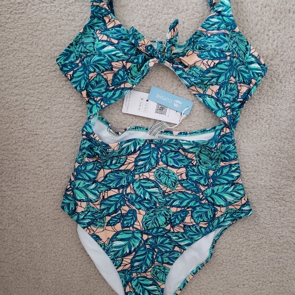 Cupshe cut out tropical swimsuit - Picture 1 of 4